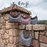 En-Ji Anesa Shoulderbag Wanita - Grey