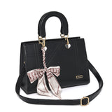 En-ji Naeri Handbag - Black