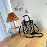 En-ji Daesoo Slingbag - Black