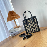 En-ji Daesoo Slingbag - Black